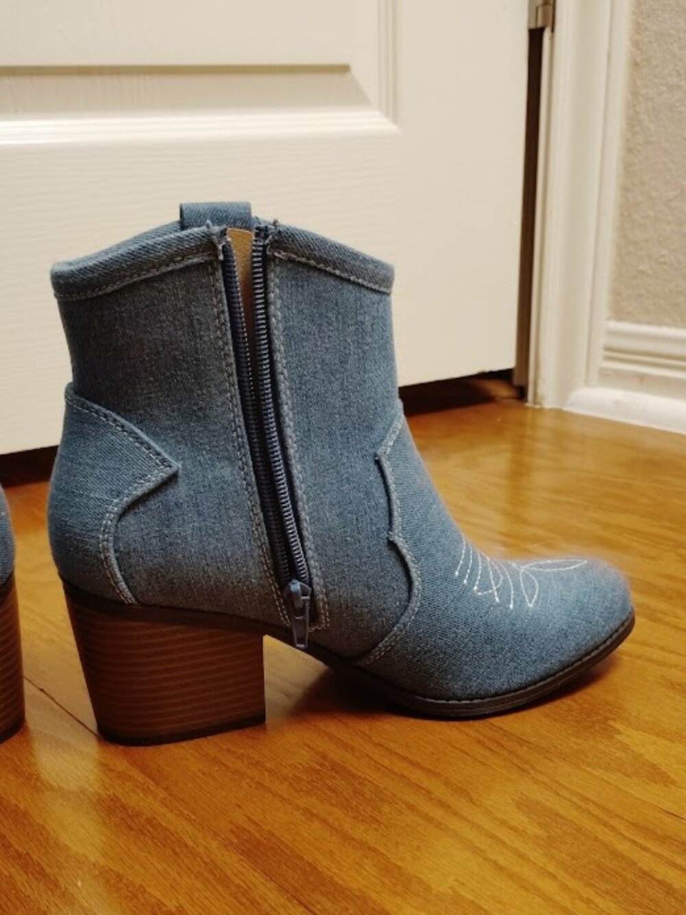 SODA Women's Denim Blue Boots sz 8 - Picture 9 of 9